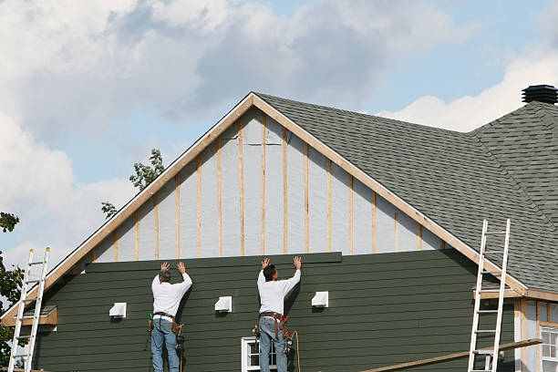 Professional Siding Contractor technician working in Point Harbor, NC